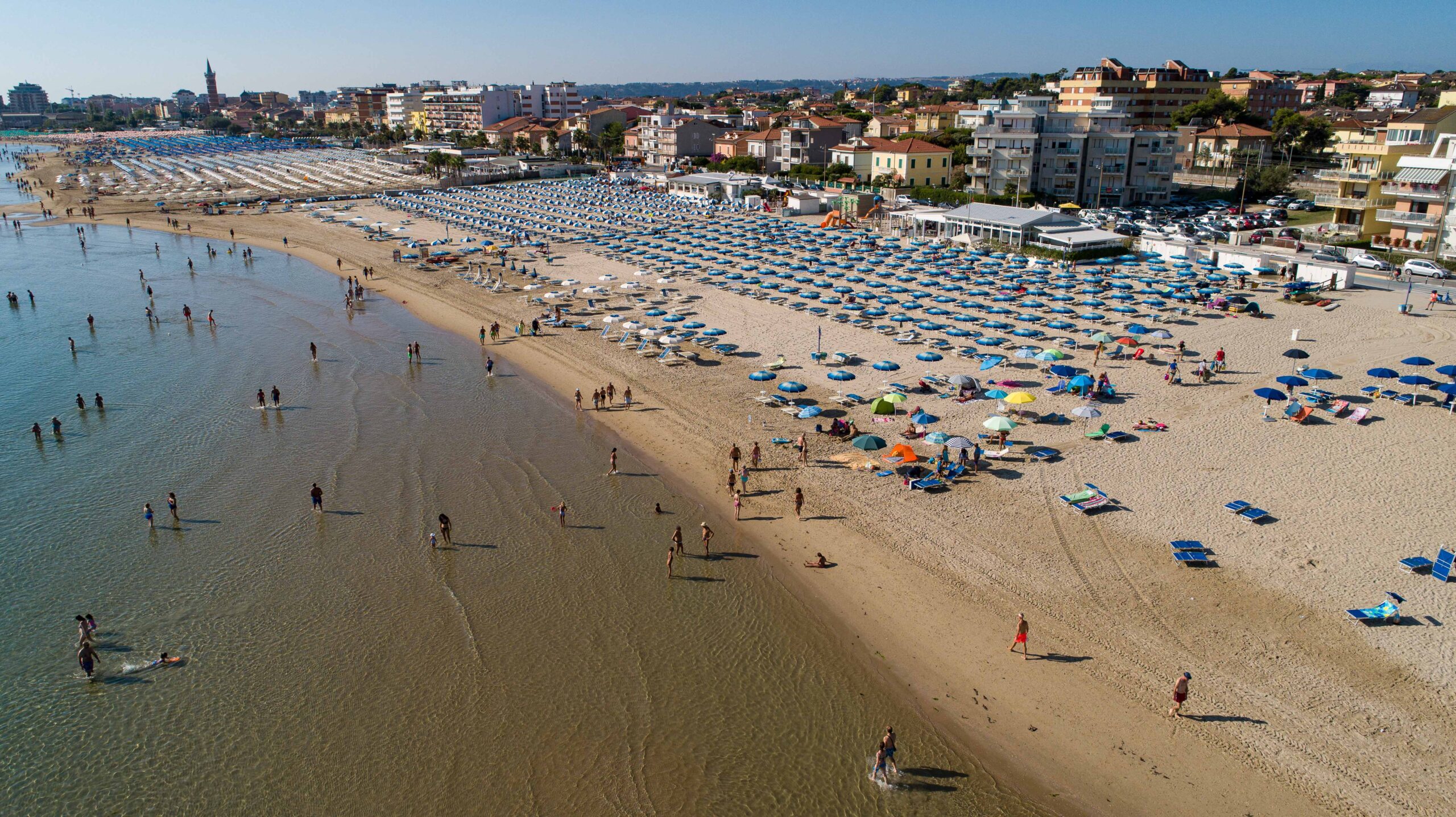 Panoramica con ombrelloni