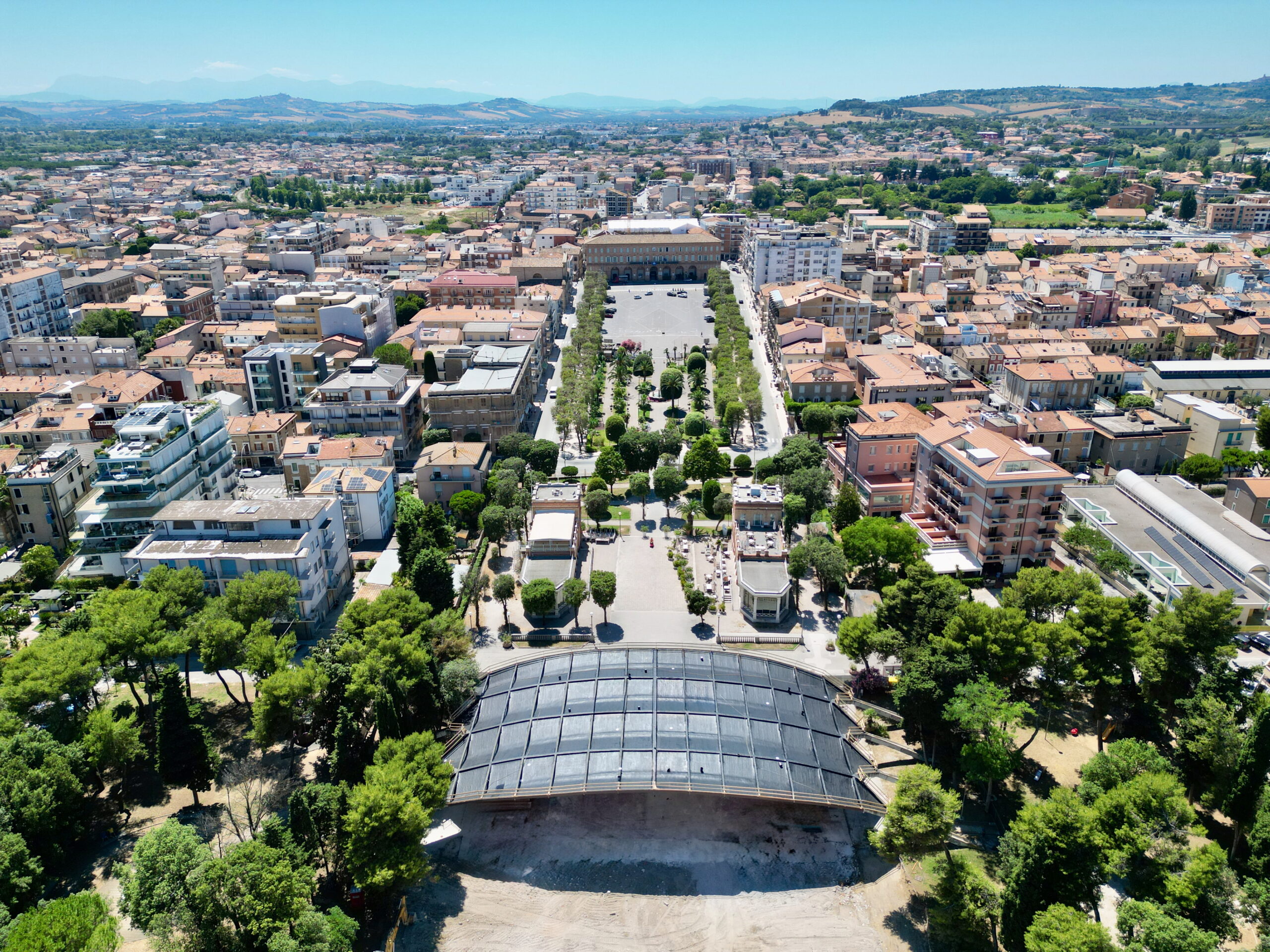 Vista dal Varco a Palazzo Sforza